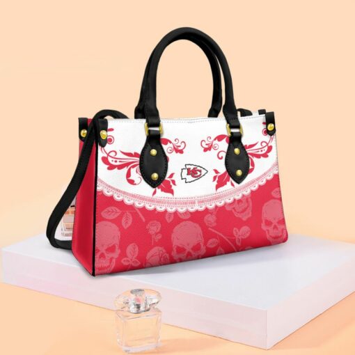 Stocktee Kansas City Chiefs Skull and Flower Pattern Limited Edition Fashion Lady Handbag NLA053310 1