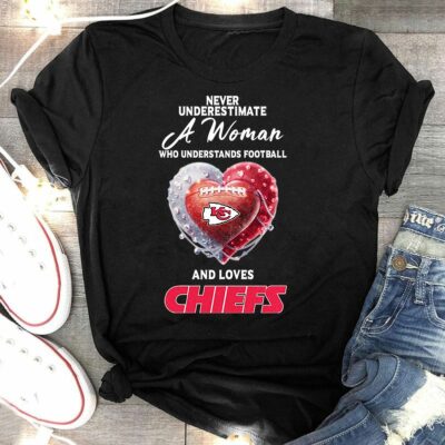 Kansas City Chiefs Never Underestimate a Woman 2D T-Shirt