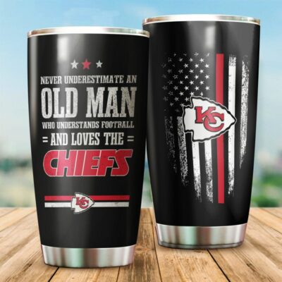 Never Underestimate An Old Man Who Loves The Kansas City Chiefs Tumbler