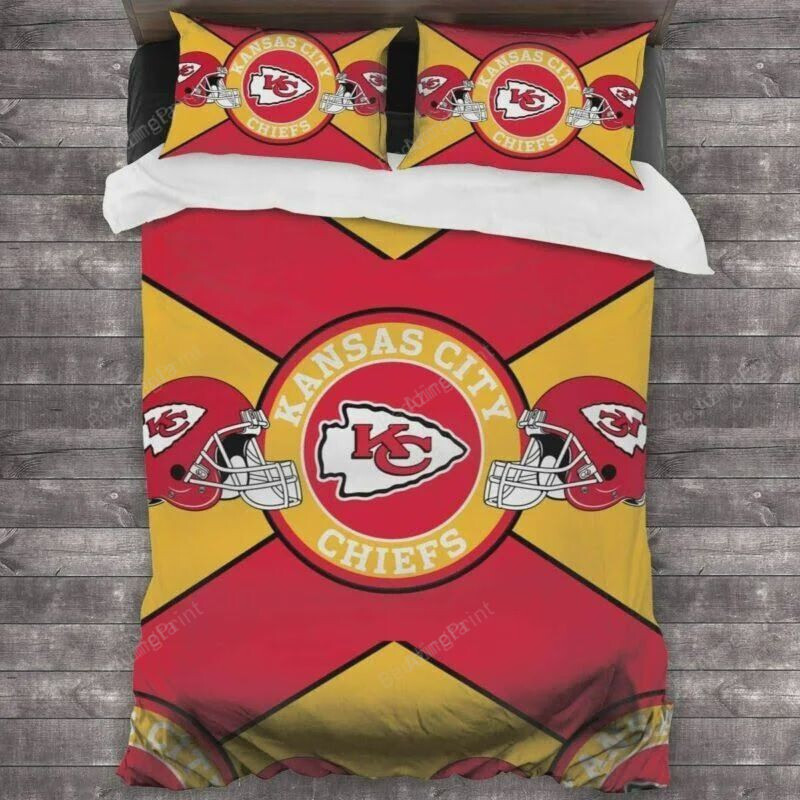 Kansas City Chiefs Red and Gold Helmet Circle Bedding Set Kansas City Chiefs Red and Gold Helmet Circle Bedding Set